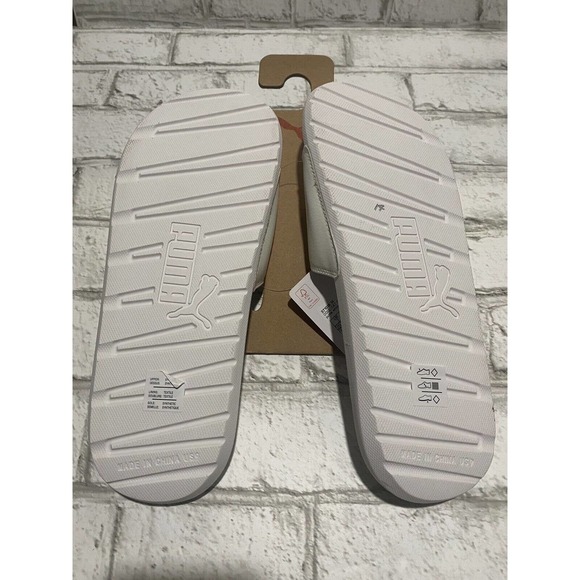 NWT PUMA Cool Cat Size 9 White with Copper Cat Logo Women Slide Sandals - Picture 2 of 3